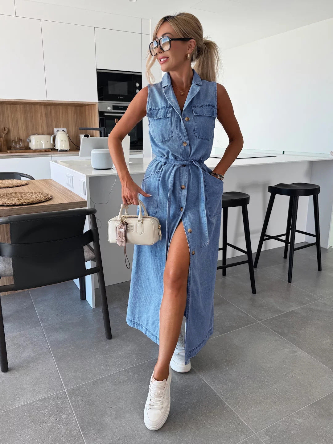 Denim Élégance | Robe Longue Ceinturée Sans Manches