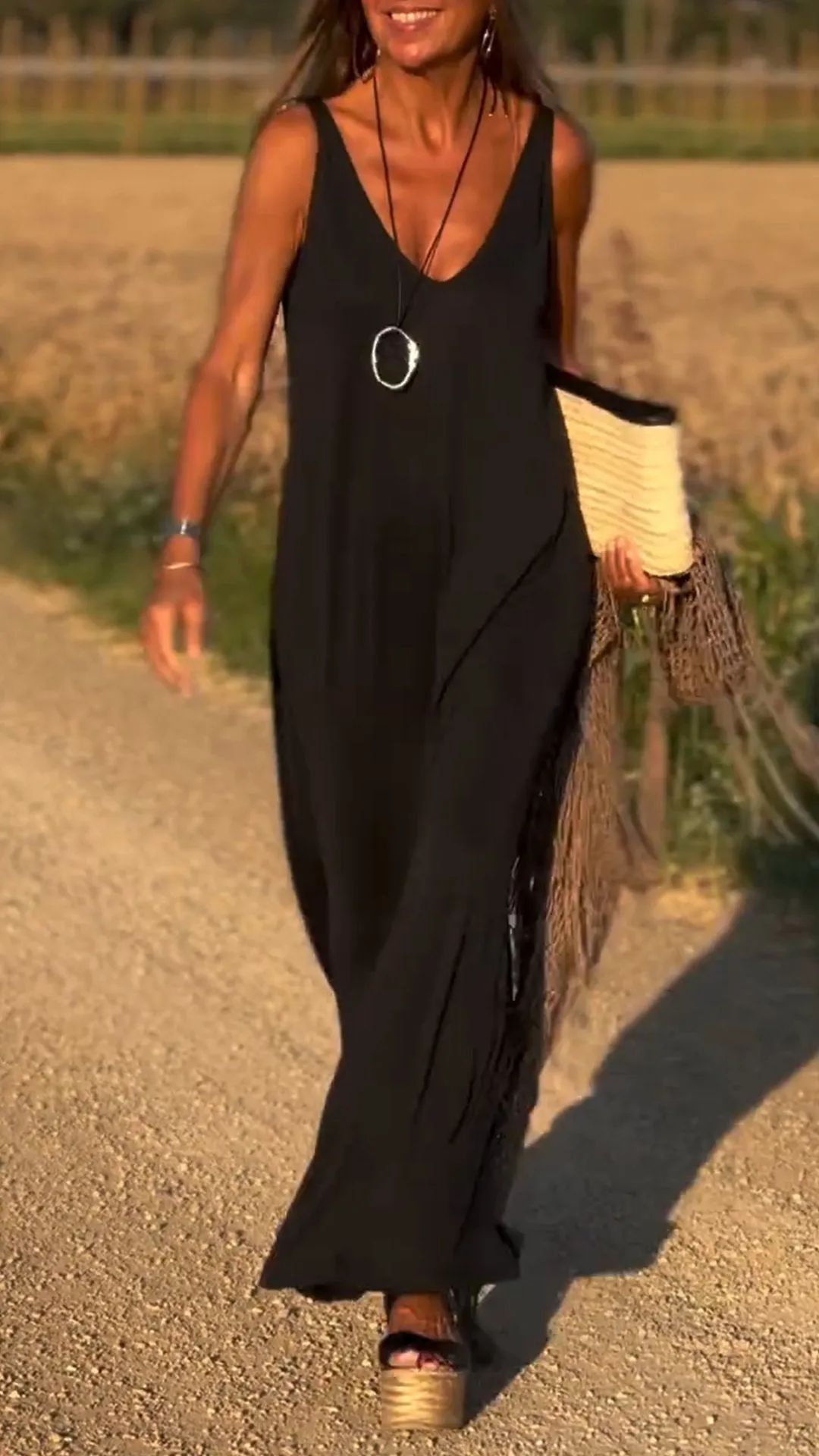 VÉNÉA | Robe Sexy à Bretelles et Décolleté en V Tendance