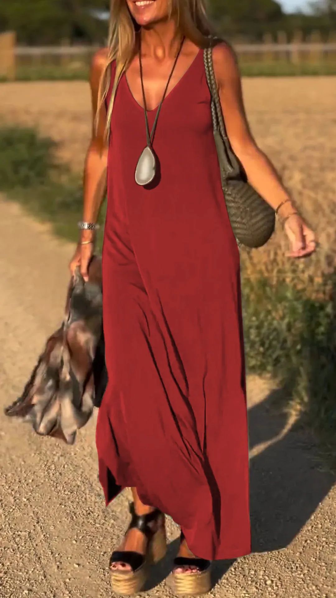VÉNÉA | Robe Sexy à Bretelles et Décolleté en V Tendance